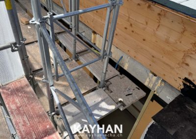 Echafaudages et console d'angle avec Kayhan